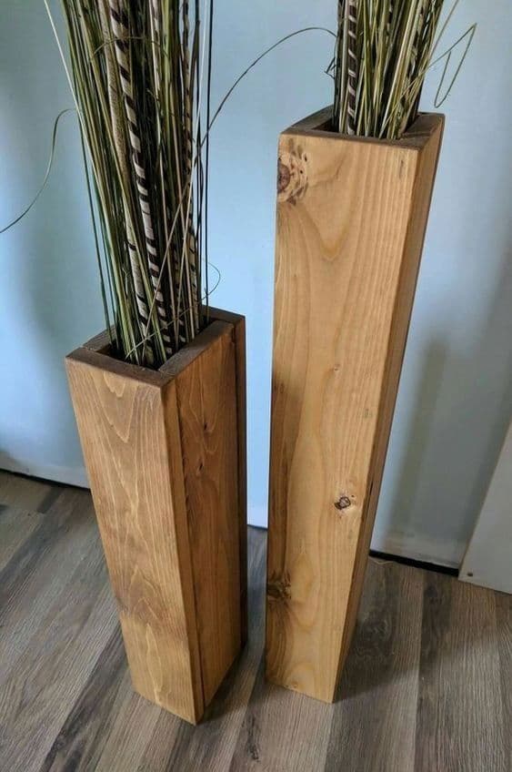 KUZELA  Ahşap Çiçeklik Vazo.