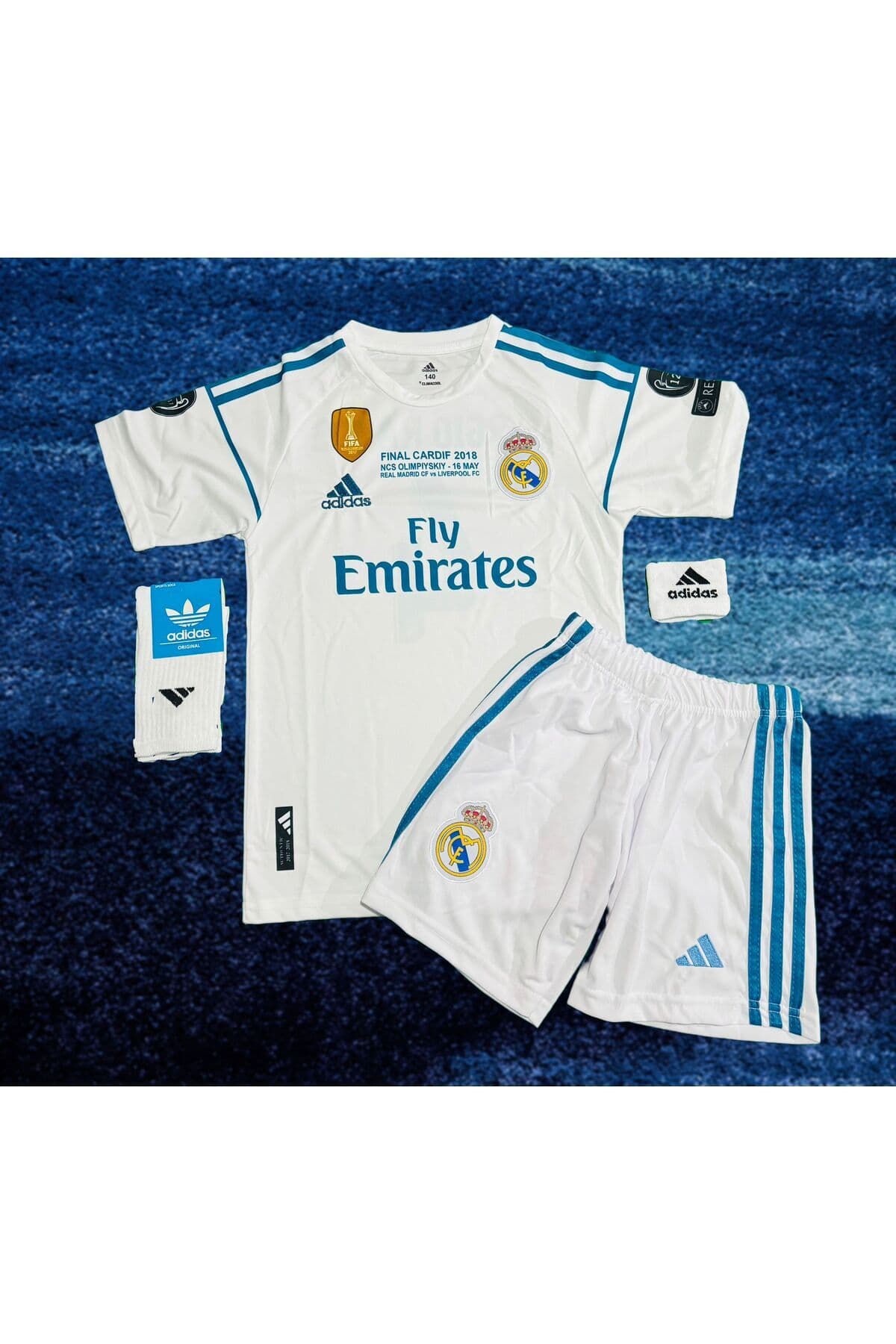 REAL.MADRİD. RONALDO 2018 BEYAZ ÇOCUK FORMA TAKIMI 4 PARÇA